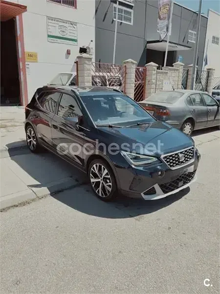 Usado Seat Arona Xperience 110 CV (80 kW) 2023 Azul SUV