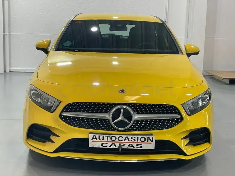 Usado Mercedes A180 116 CV (85 kW) 2021 Amarillo Berlina