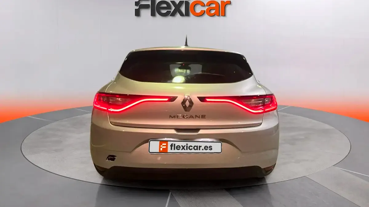 Usado Renault Mégane IV LIMITED 140 CV (102 kW) 2020 Gris Berlina