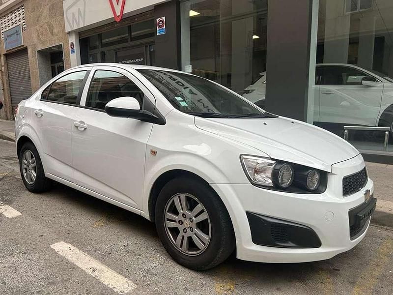Blanco Usado 2012 Chevrolet Aveo LT Utilitario | 5490 € (Precio justo) - Imagen 1/4