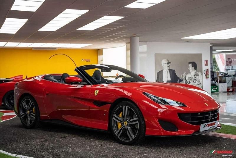 Usado Ferrari Portofino 600 CV (441 kW) 2019 Rosso corsa Descapotable