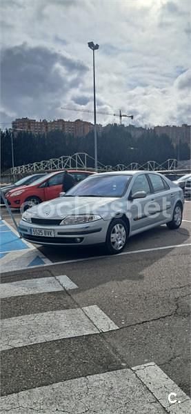 Usado Renault Laguna II Expression 120 CV (88 kW) 2002 Gris / plata Berlina