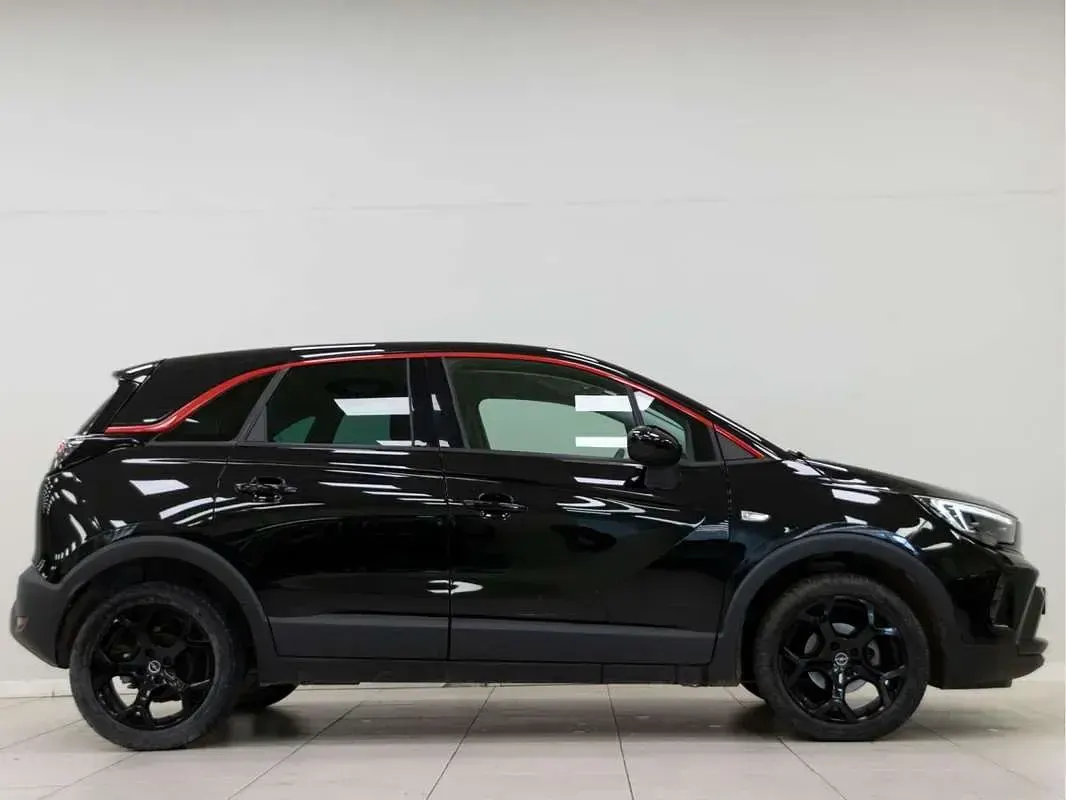 Usado Opel Crossland 110 CV (80 kW) 2023 Negro SUV