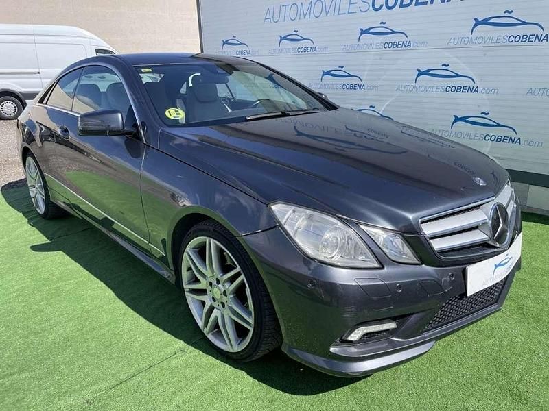 Usado Mercedes E250 Avantgarde 204 CV (150 kW) 2010 Gris Berlina