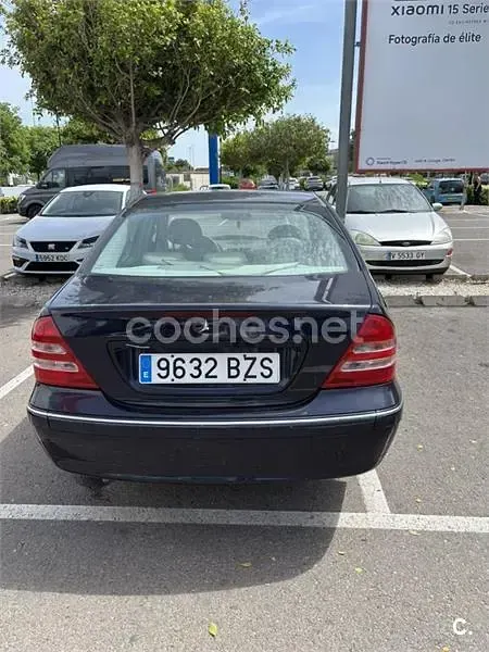 Usado Mercedes C240 Elegance 170 CV (125 kW) 2002 Azul Berlina