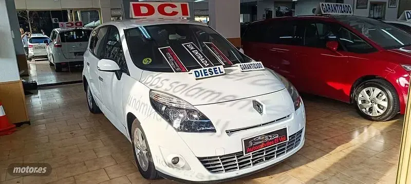 Usado Renault Grand Scénic Dynamique 129 CV (94 kW) 2010 Blanco Monovolumen