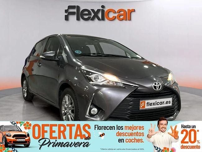 Usado Toyota Yaris Active 111 CV (81 kW) 2017 Gris / plata Berlina