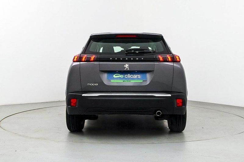 Usado Peugeot 2008 Active 110 CV (80 kW) 2021 Gris / plata SUV