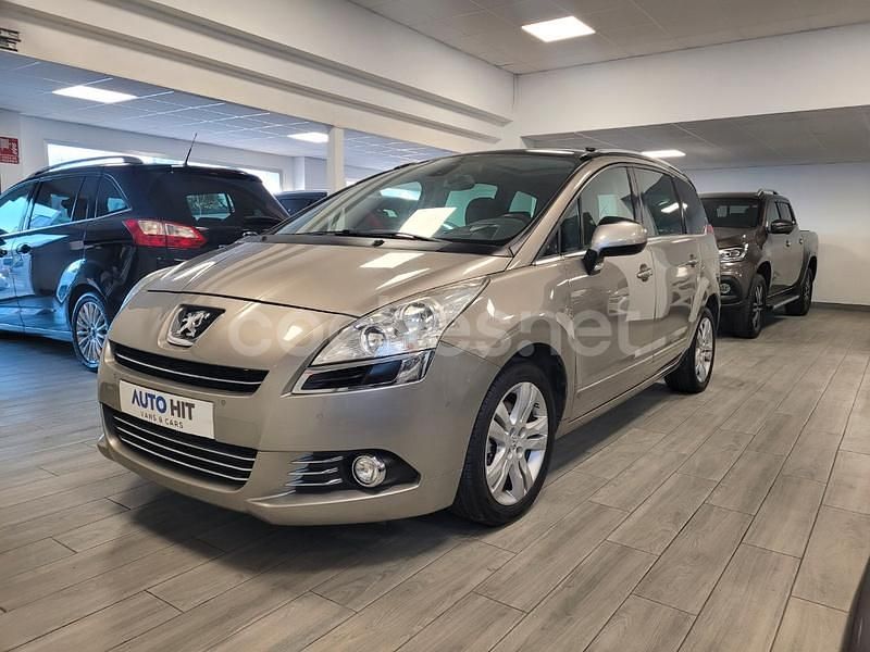 Beige Usado 2011 Peugeot 5008 Allure Monovolumen | 5499 € (Buen precio) - Imagen 1/4