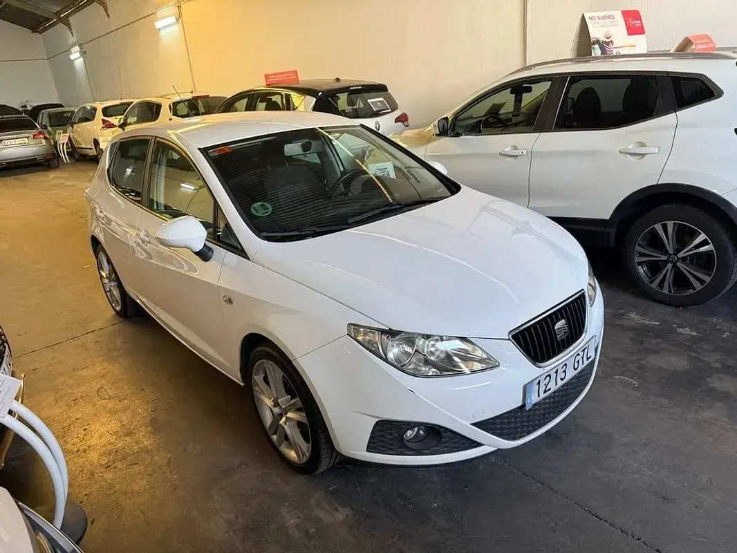 Usado Seat Ibiza 84 CV (61 kW) 2010 Blanco Utilitario