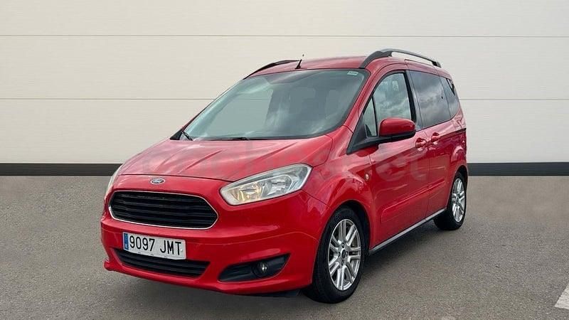 Usado Ford Tourneo Courier Titanium 95 CV (69 kW) 2016 Rojo Monovolumen