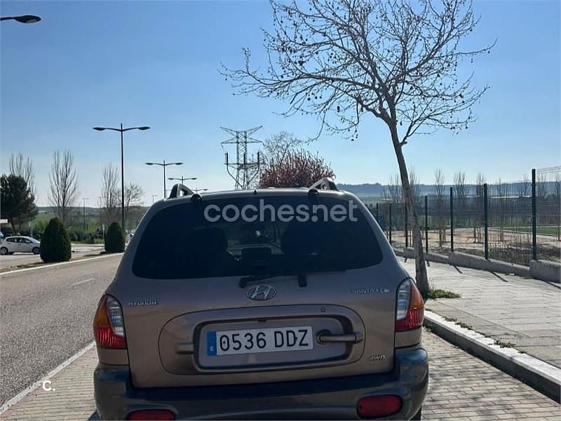 Usado Hyundai Santa Fe Comfort 125 CV (91 kW) 2004 Gris / plata SUV