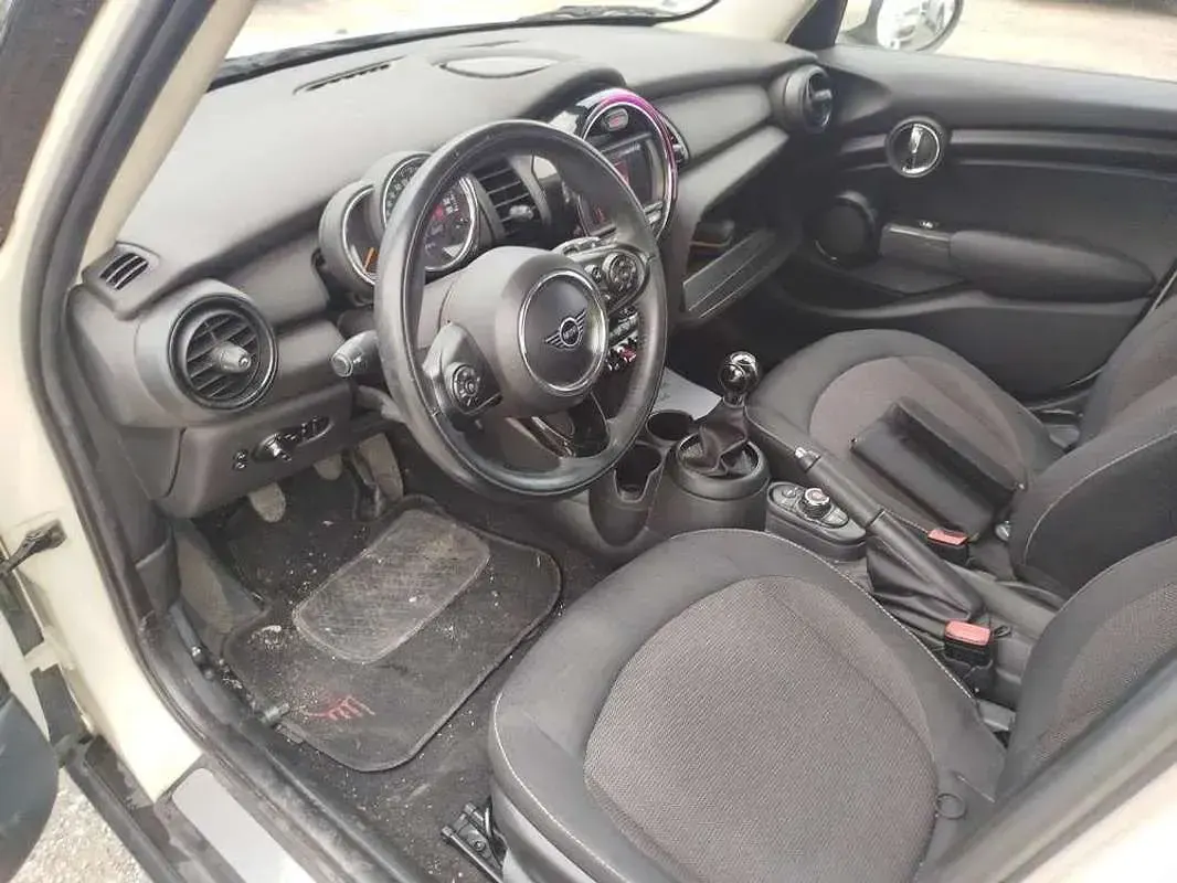 Usado Mini ONE 102 CV (75 kW) 2020 Blanco Utilitario
