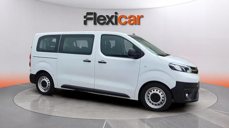 Usado Toyota Proace Comfort 120 CV (88 kW) 2022 Blanco Monovolumen