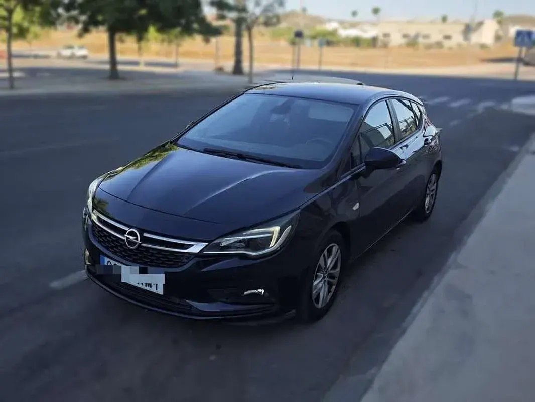Usado Opel Astra Selective 125 CV (91 kW) 2018 Azul Berlina