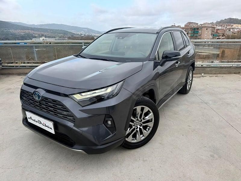 Usado Toyota RAV4 Hybrid Luxury 218 CV (160 kW) 2022 Gris / plata SUV