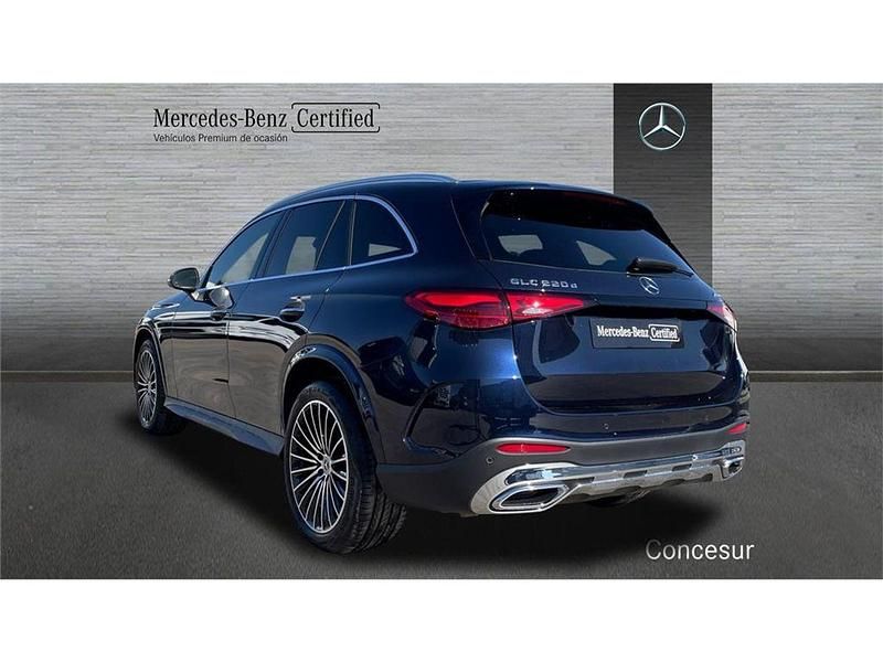 Usado Mercedes GLC220 197 HP (144 kW) 2023 Azul SUV