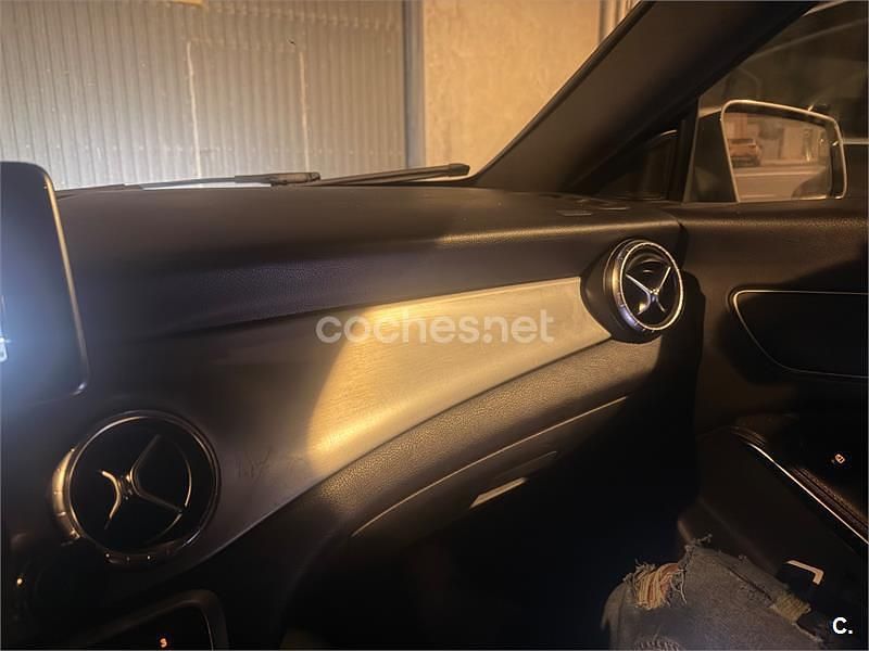 Usado Mercedes CLA220 AMG line 170 CV (125 kW) 2014 Gris / plata Berlina