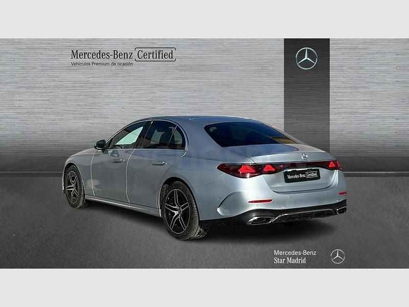 Usado Mercedes E220 197 CV (144 kW) 2025 Gris / plata Berlina
