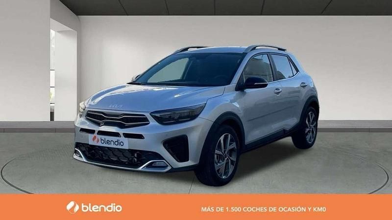 Usado Kia Stonic GT-Line 101 CV (74 kW) 2024 Plateado SUV