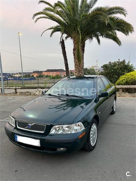 Verde Usado 2001 Volvo S40 Berlina | 2000 € - Imagen 1/3