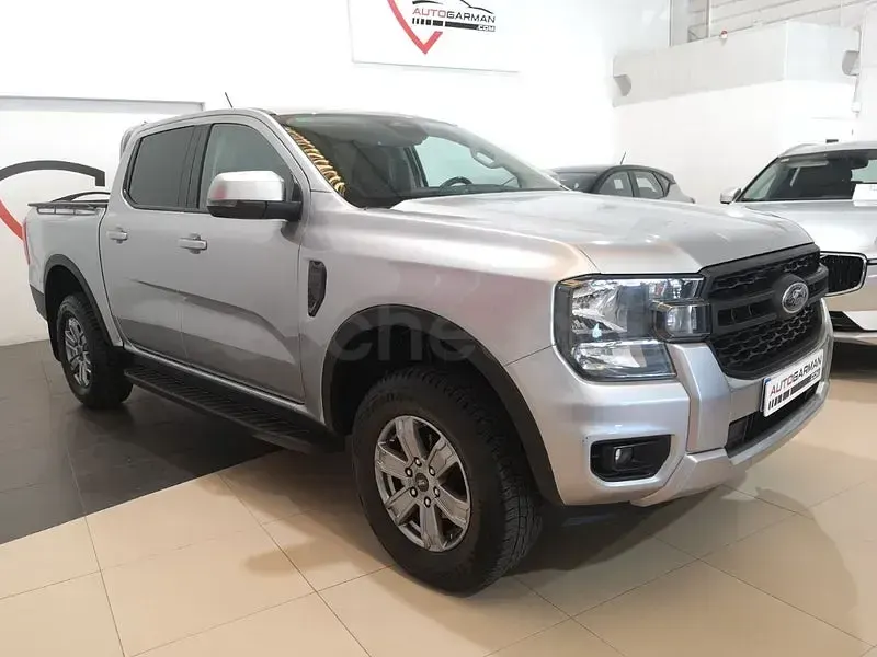 Usado Ford Ranger XLT 170 CV (125 kW) 2024 Gris / plata Pickup/Camioneta