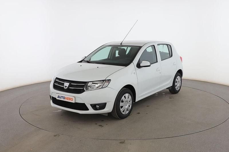 Blanco Usado 2015 Dacia Sandero Lauréate Utilitario | 8799 € (Precio justo) - Imagen 1/3
