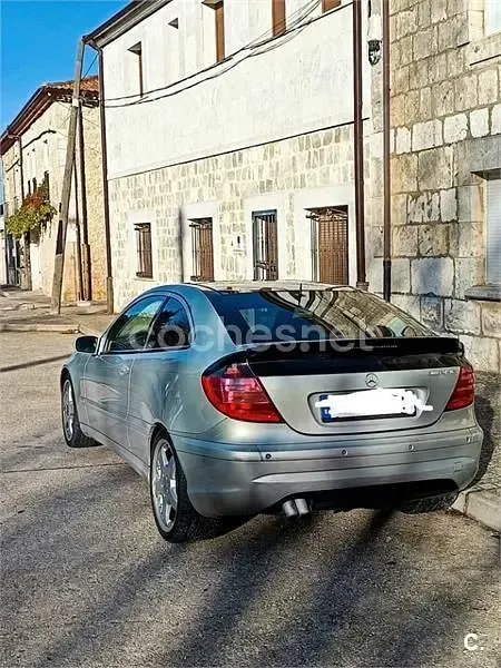 Usado Mercedes C220 143 CV (105 kW) 2004 Beige Berlina