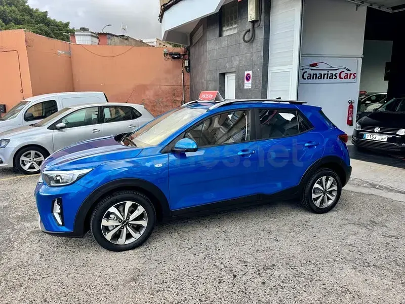 Usado Kia Stonic 100 CV (73 kW) 2024 Azul SUV