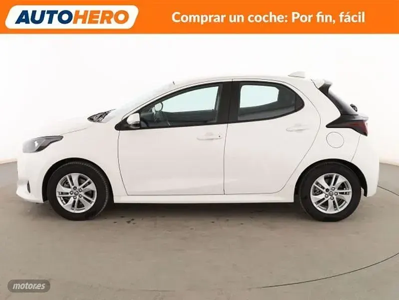 Usado Toyota Yaris Hybrid Business Edition 116 CV (85 kW) 2022 Blanco Berlina