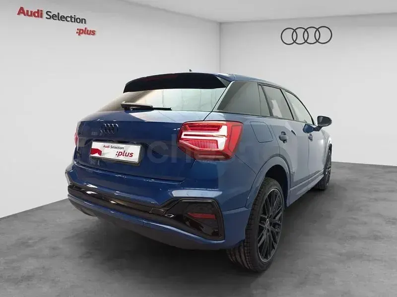 Usado Audi Q2 Ambiente 150 CV (110 kW) 2025 Azul SUV