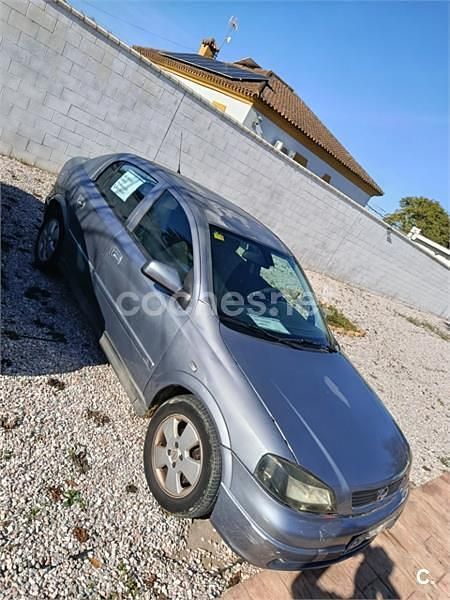 Usado Opel Astra Edition 80 CV (58 kW) 2004 Gris / plata Berlina