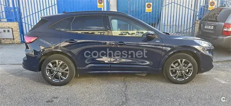 Usado Ford Kuga ST-Line 225 CV (165 kW) 2022 Azul SUV