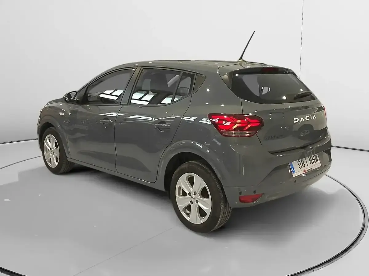 Usado Dacia Sandero Expression 91 CV (66 kW) 2024 Gris Berlina