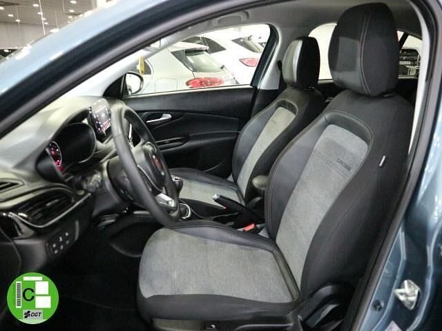 Usado Fiat Tipo Cross 101 CV (74 kW) 2022 Gris Berlina