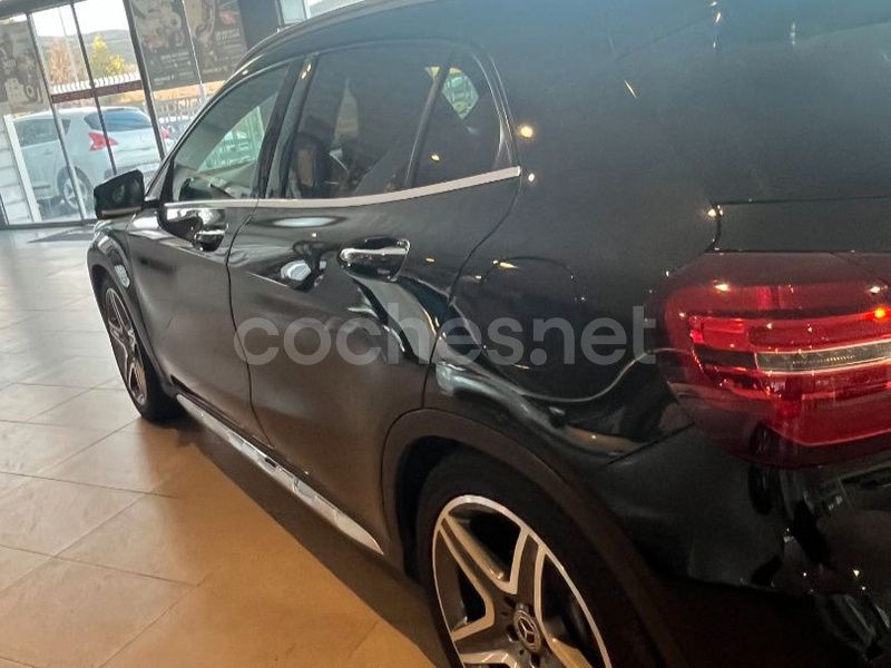 Usado Mercedes GLA200 AMG line 136 CV (100 kW) 2017 Negro SUV