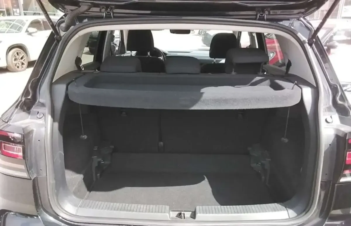 Usado VW T-Cross Advance 110 CV (80 kW) 2022 Negro SUV
