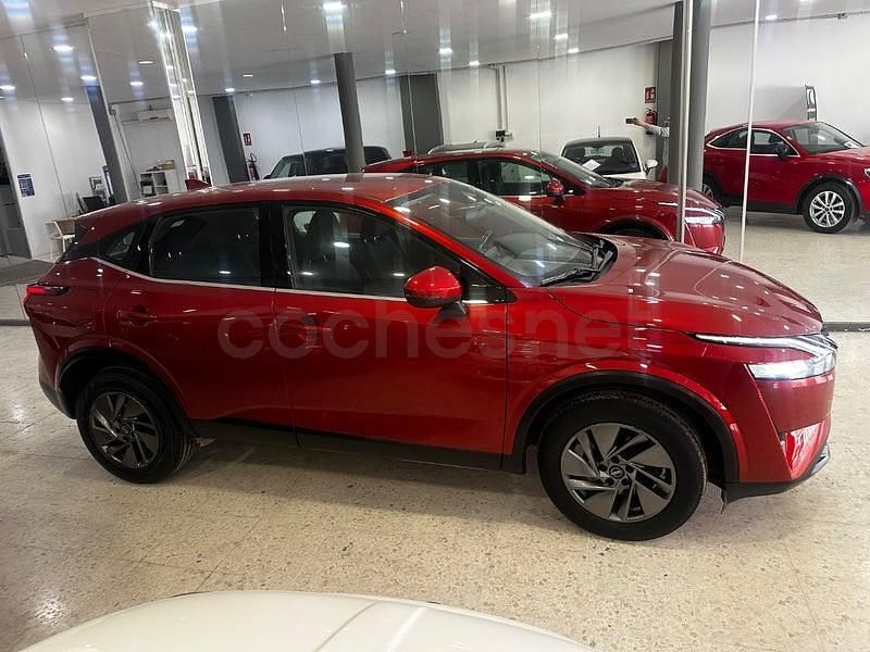 Usado Nissan Qashqai Acenta 140 CV (102 kW) 2021 Granate SUV