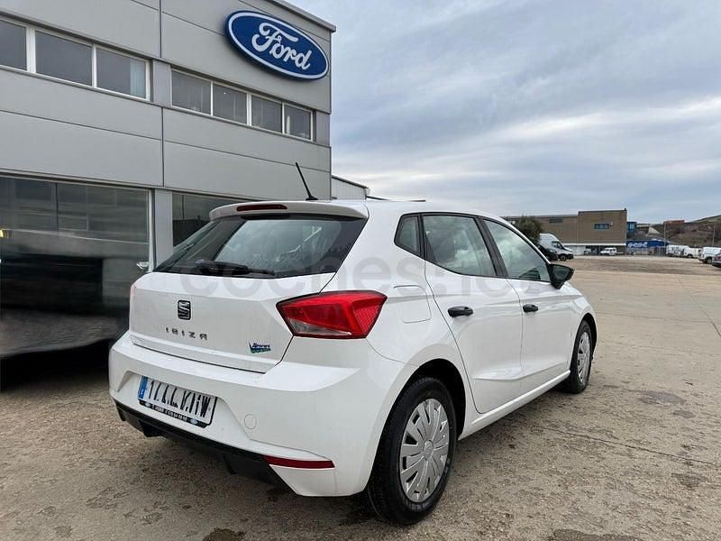 Usado Seat Ibiza Reference 95 CV (69 kW) 2018 Blanco Berlina