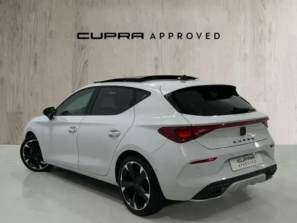 Usado Cupra Leon 150 CV (110 kW) 2024 Blanco Berlina