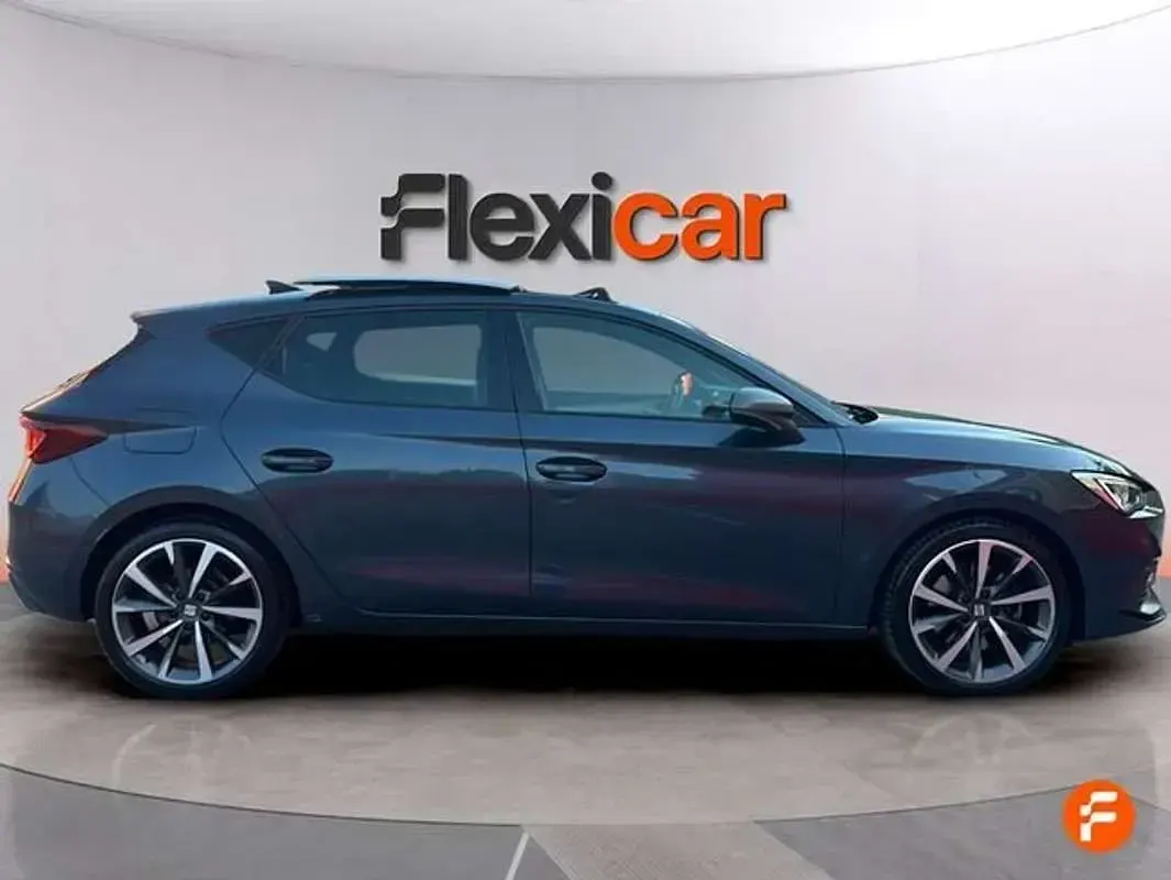 Usado Seat Leon FR 150 CV (110 kW) 2020 Gris Utilitario