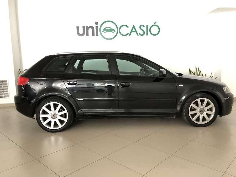 Usado Audi A3 Sportback Ambiente 140 CV (102 kW) 2006 Negro Utilitario
