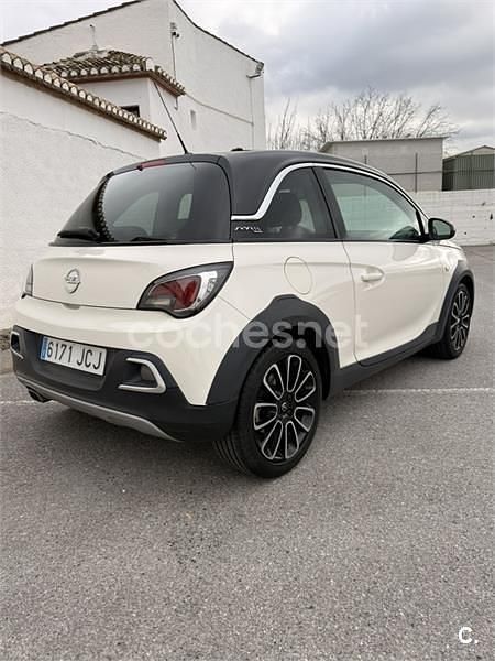 Usado Opel Adam Rocks 115 CV (84 kW) 2015 Blanco Utilitario