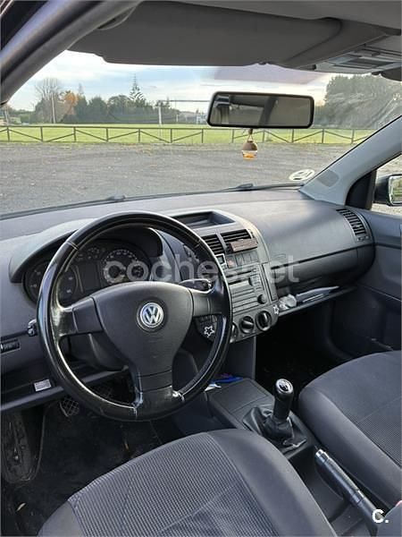Usado VW Polo Highline 100 CV (73 kW) 2007 Negro Utilitario