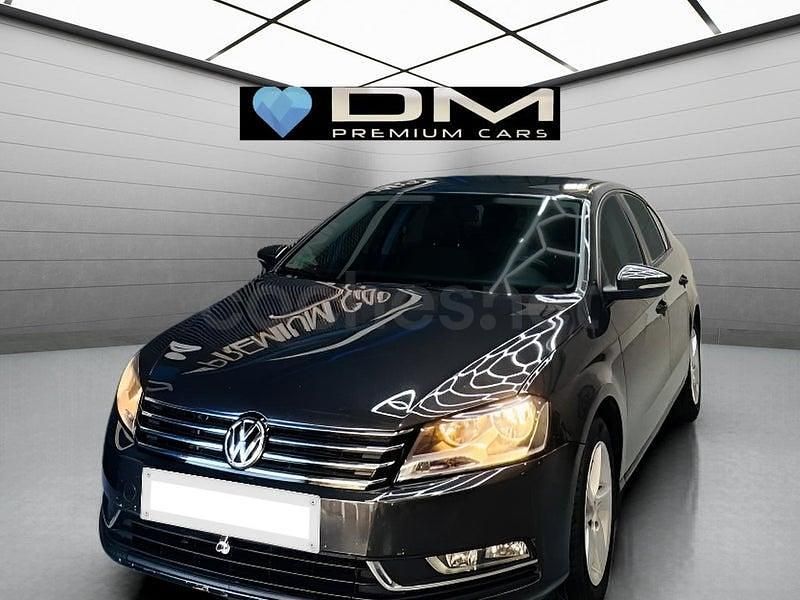 Usado VW Passat 140 CV (102 kW) 2012 Gris / plata Familiar