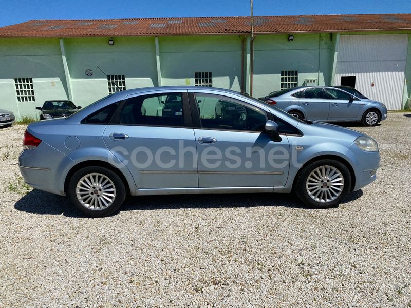 Usado Fiat Linea Dynamic 90 CV (66 kW) 2007 Azul Berlina