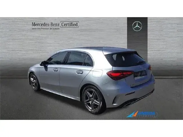 Usado Mercedes A180 136 CV (100 kW) 2025 Plata hightech