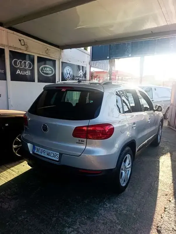 Usado VW Tiguan 160 CV (117 kW) 2013 Gris SUV
