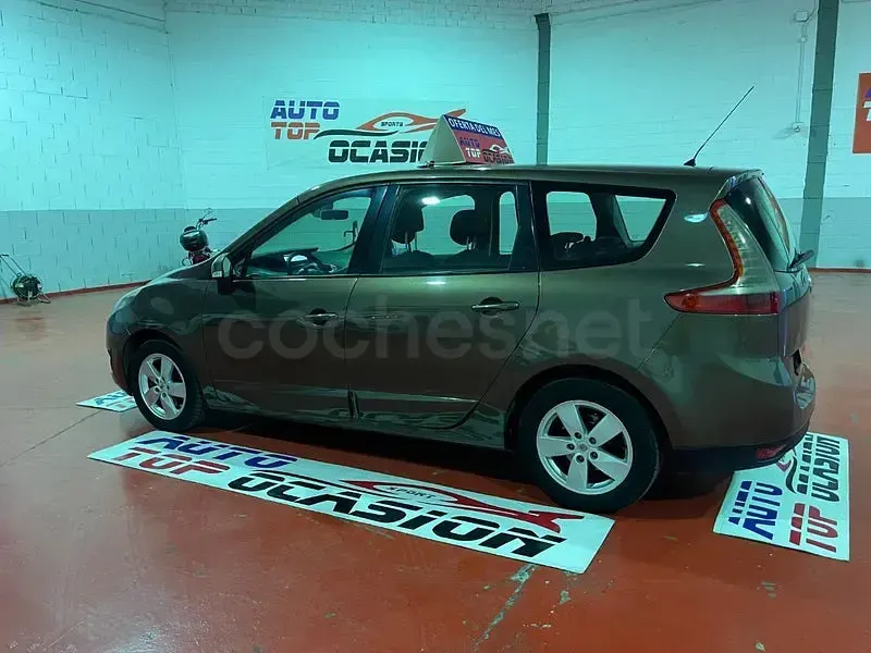 Usado Renault Grand Scénic Dynamique 130 CV (95 kW) 2011 Beige Monovolumen