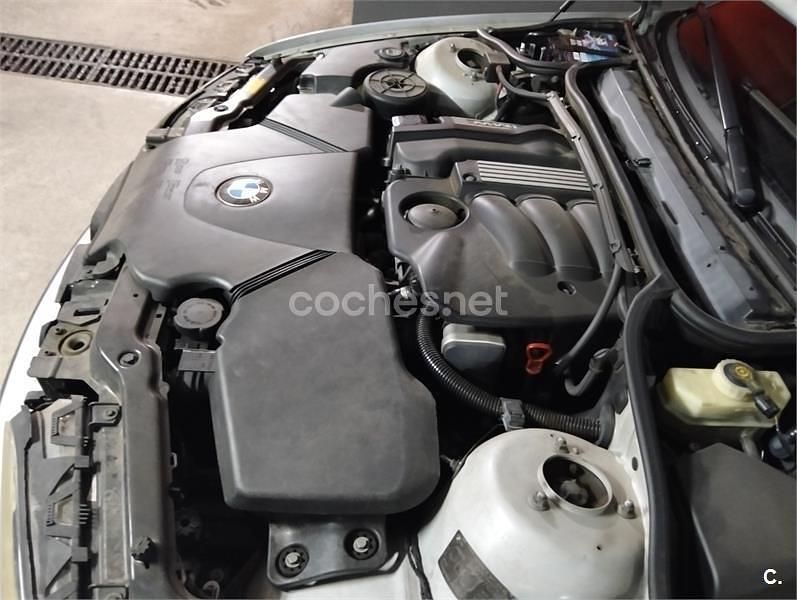 Usado BMW 318 118 CV (86 kW) 2002 Gris / plata Berlina